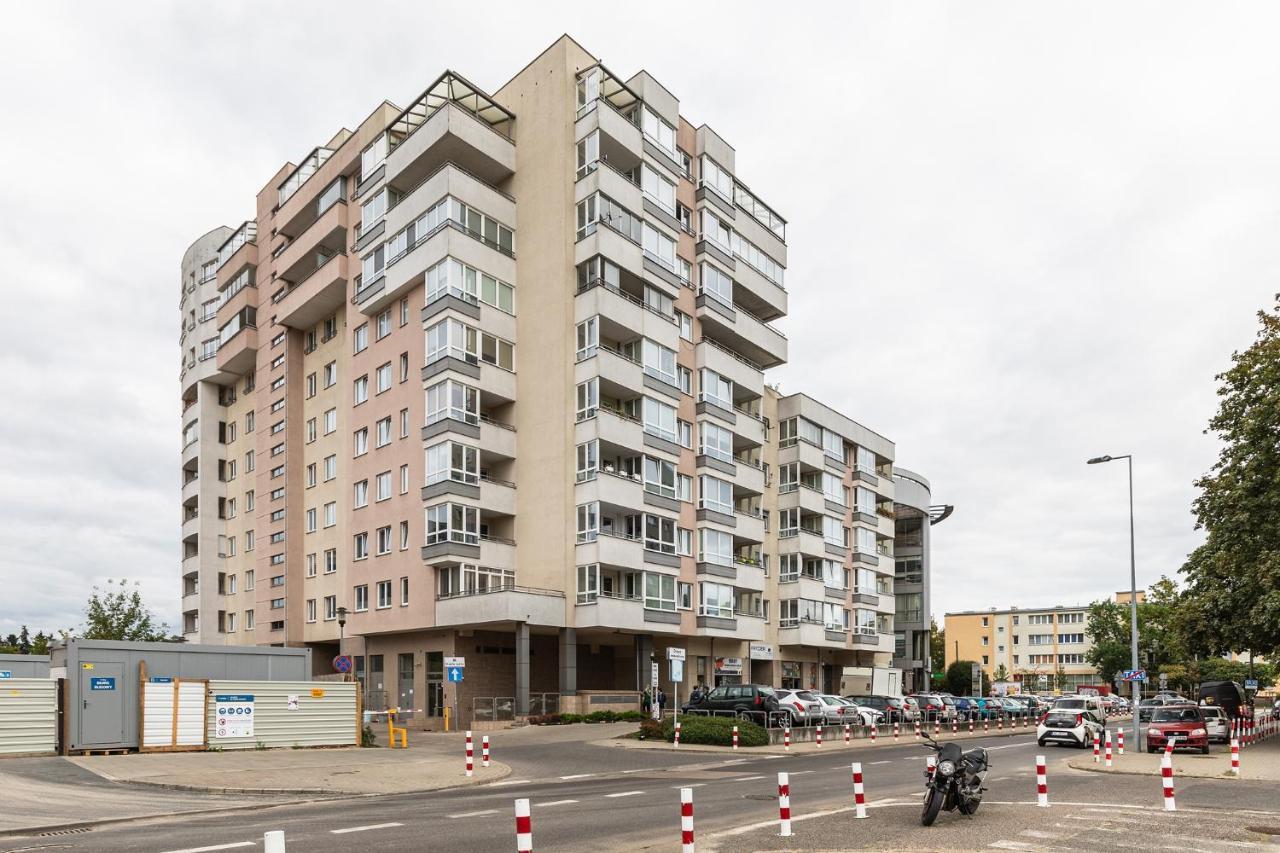 Superapart Konstancinska 2 Varsóvia Exterior foto